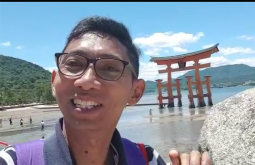 Pengelola Kirana Tour and Travel, Immanuel Osiyo
