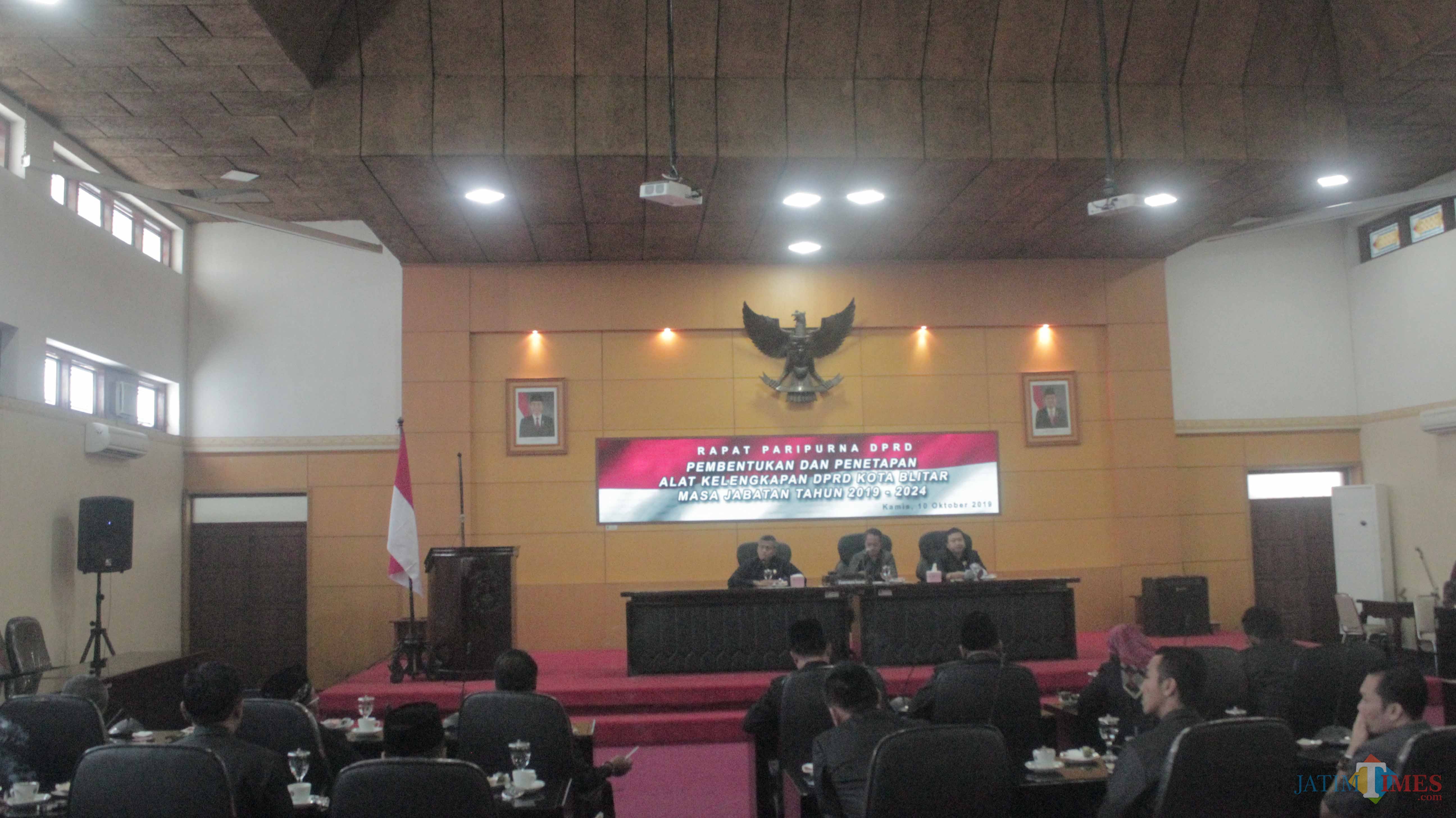 Rapat paripurna AKD DPRD Kota Blitar (Foto: Aunur Rofiq/ BlitarTIMES)