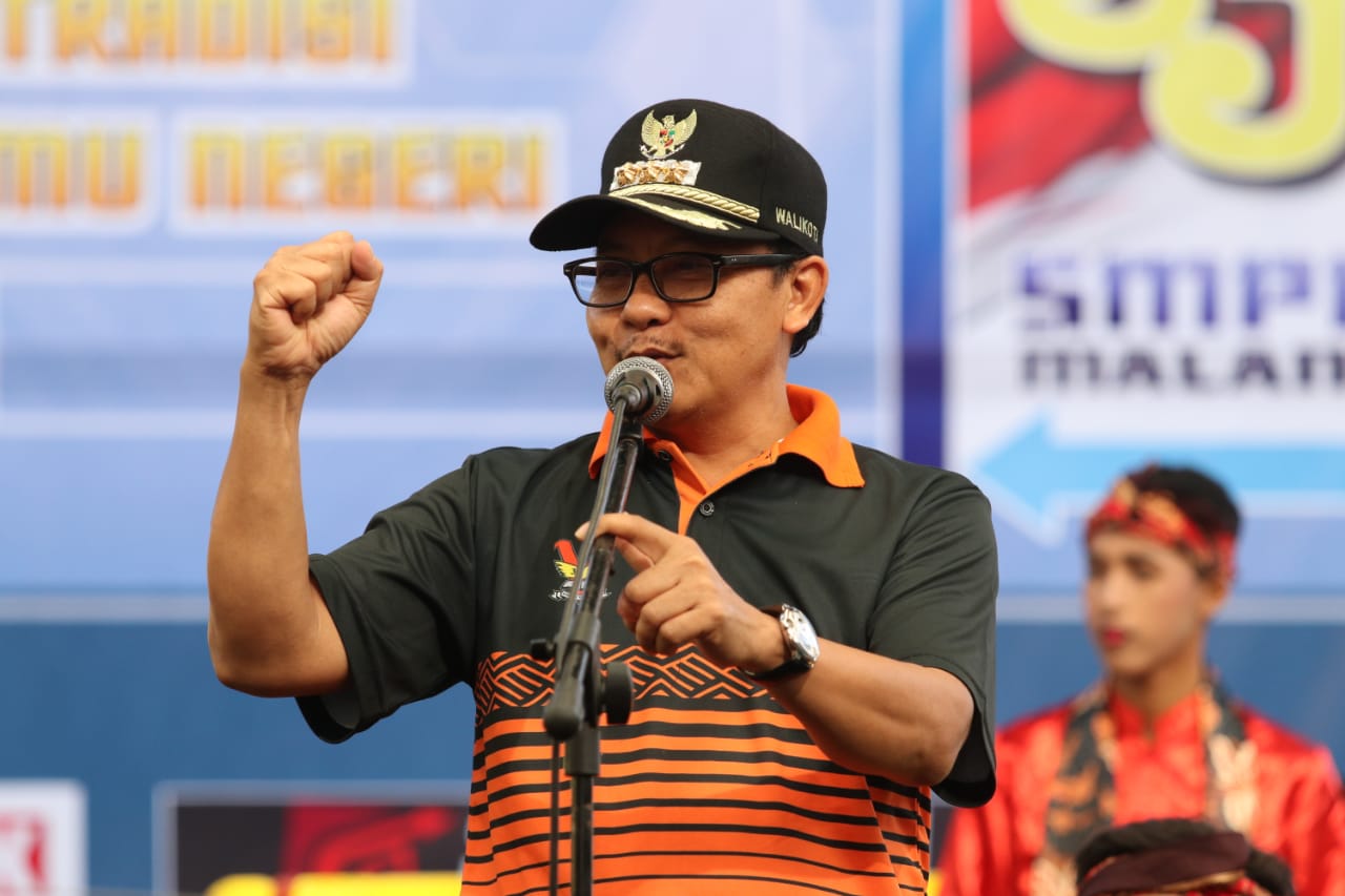 Wali Kota Malang Sutiaji saat hadir dalam peringatan HUT SMPN 4 Malang (Humas Pemkot Malang for MalangTIMES).