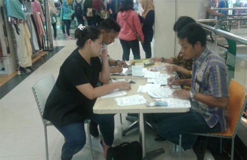 Petugas BP2D membuka pelayanan di Matos. (Doc BP2D For MalangTIMES)