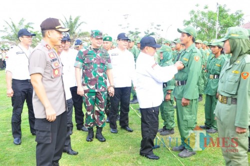 Apel gelar pasukan pilkades serentak yang digelar Pemkab Blitar.
