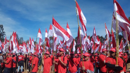 Kegiatan Parade Merah Putih di kawasan TWA Gunung Ijen