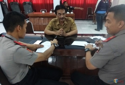 Kabag Humas Pemkot Kediri Apip Permana saat menerima kunjungan Peserta Sespimen Polri. (eko Arif s /JatimTimes)