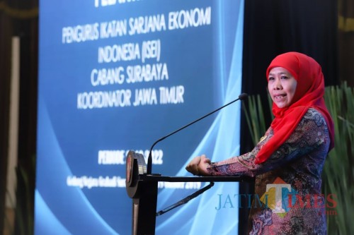 Gubernur Jatim Khofifah