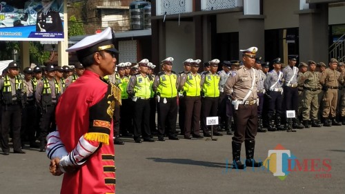 Apel pasukan untuk persiapan Operasi Zebra Semeru di Mapolres Jember. (foto : E Winarko / Jatim TIMES)
