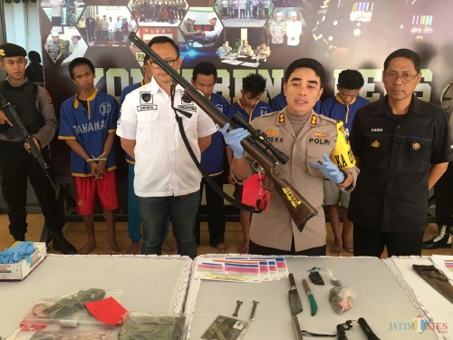 Senjata milik pemburu liar