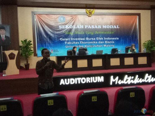 Suasana saat seminar Pasar Modal di Aula Auditorium Unikama (Anggara Sudiongko/MalangTIMES)