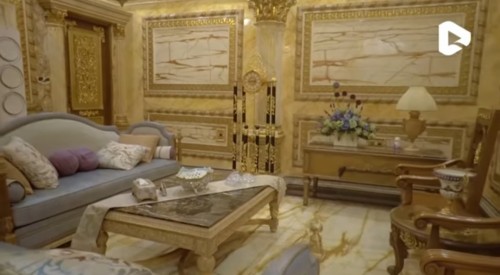Rumah bak istana di Kota Palu, Sulawesi Tengah