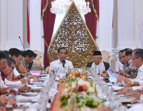 Tangkapan layar rapat Jokowi dan jajarannya (@jokowi)