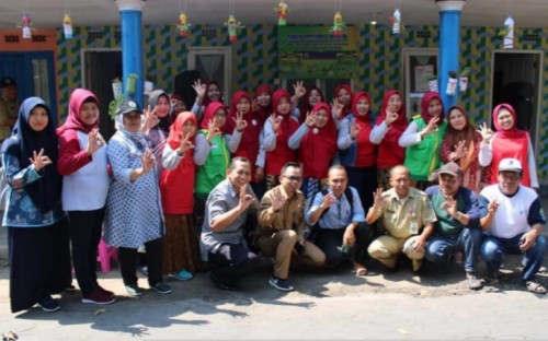 RW 06 Kelurahan Arjowinangun saat diberi penilaian oleh DLH Kota Malang (DLH for MalangTIMES)
