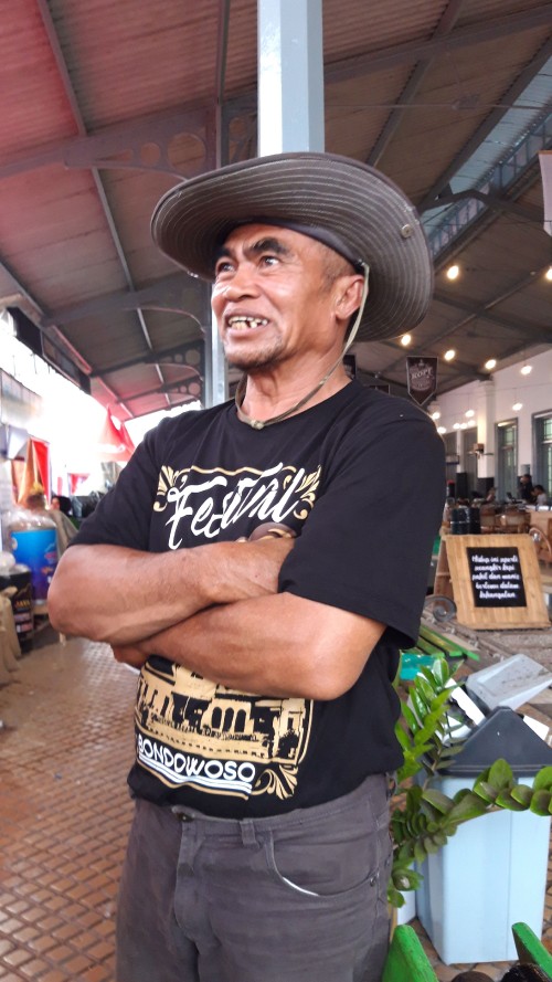Foto muhlis/jatimtimes/ pak matt salah satu pengusaha kopi di fkn