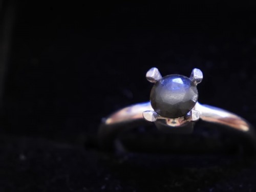 Video capture cincin berlian berbahan kuku. (Source: Youtube Kimawi Japan)