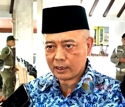 Bupati Malang Sanusi koreksi target PAD. (Nana)