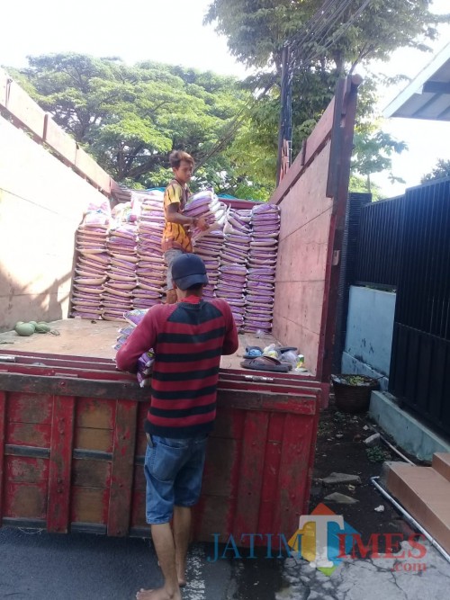 Potret beras rasda dari Dinsos untuk warga Kota Malang yang berhak menerima (Dinsos for MalangTIMES)