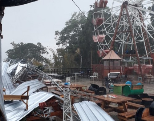 Wisata Pintu Langit diterjang puting beliung