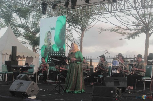 Salah satu penampilan grup keroncong di Pekan Budaya Kab Blitar.(Foto : Aunur Rofiq/BlitarTIMES)