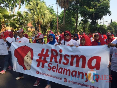 Aksi Relawan Risma Selamanya di CFD (Istimewa)