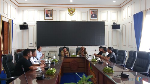 Audiensi kru film Yowes Ben dengan Wali Kota Malang Sutiaji di ruang rapat Wali Kota Malang (Pipit Anggraeni/MalangTIMES).