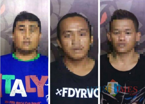 Tiga tersangka yang berhasil diamankan polisi (Foto : Moch. R. Abdul Fatah / Jatim TIMES)