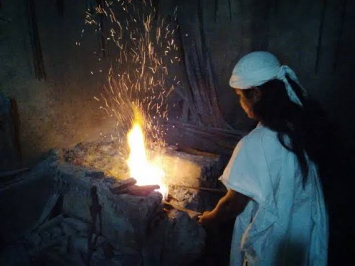 Pembuatan keris (teraswisata.com)