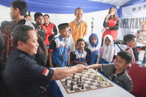 Antusias Tinggi, Wali Kota Kediri Apresiasi Open Turnamen Catur Cup II yang diadakan PWI. (Foto: Istimewa)