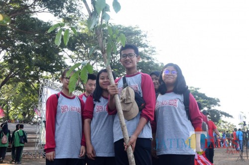 Peduli Lingkungan, Pemkot Ajak Seluruh Lapisan Masyarakatnya Tanam Pohon dan Bersihkan Sungai. (Foto: Istimewa)