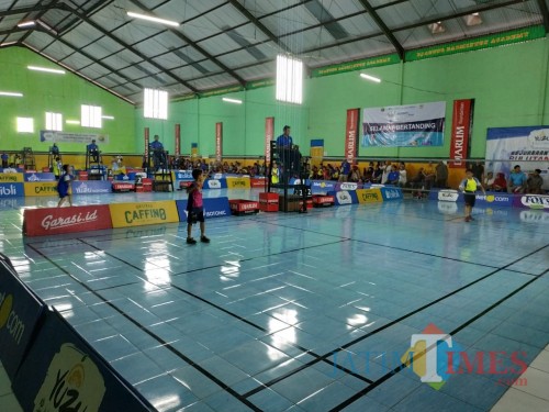 Suasana pertandingan Kejurkot Bulutangkis 2019 di GOR Djagung (Hendra Saputra)