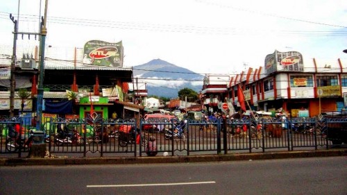 Ilustrasi Pasar Lawang yang diwacanakan bakal ditutup karena diduga menjadi klaster covid-19 (Foto : Istimewa)