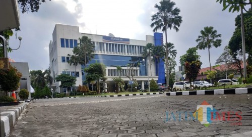 BRI Kanwil Malang Jalan Martadinata 80 (Hendra Saputra)