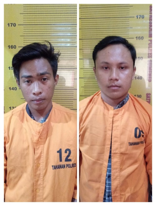 Dua tersangka pembuat bom ikan (Bondet) saat diamankan polisi (Foto: Humas Polres Sumenep for JatimTIMES)