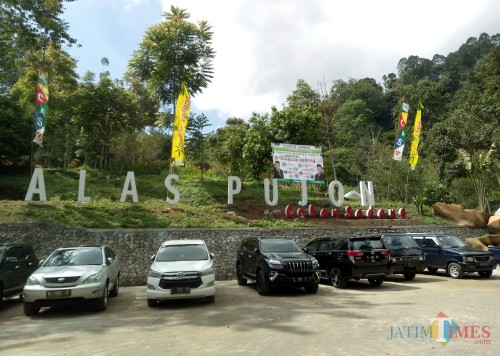 Tampak depan Alas Pujon Coban Sadang. (Foto: Ima/MalangTIMES)