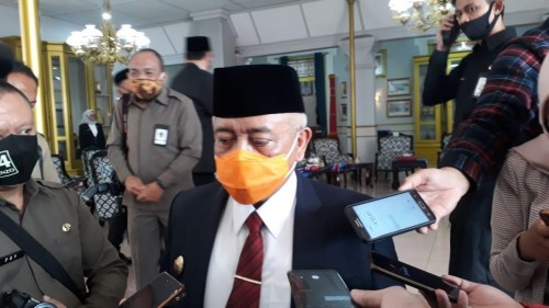Bupati Malang, HM Sanusi saat membahas kekosongan jabatan DPKPCK paska Kepala Dinas yang lama dilantik sebagai Sekda Kabupaten Malang secara definitif
