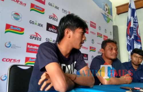 Jayus Hariono saat dijumpai di Kandang Singa (foto: Hendra Saputra/ MalangTIMES)
