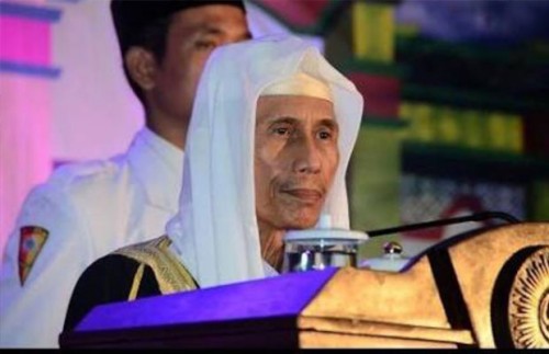 Kanjeng Romo KH Abdul Latief Madjid RA. (Foto : Google)