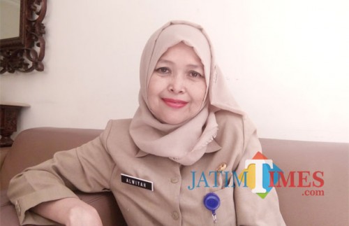 Kabid Data dan Sitem Informasi DPMPTSP Kota Malang, Alwiyah (foto: Pipit Anggraeni/ MalangTIMES).