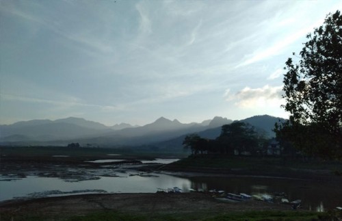 Kondisi Waduk Selorejo yang mengalami penurunan debit air setiap dua jam, Kecamatan Ngantang (Foto : Istimewa)