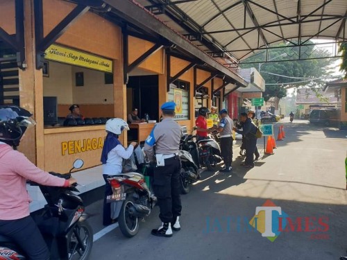 Razia Zebra Semeru di Mapolres Blitar Kota.(Foto : Team BlitarTIMES)