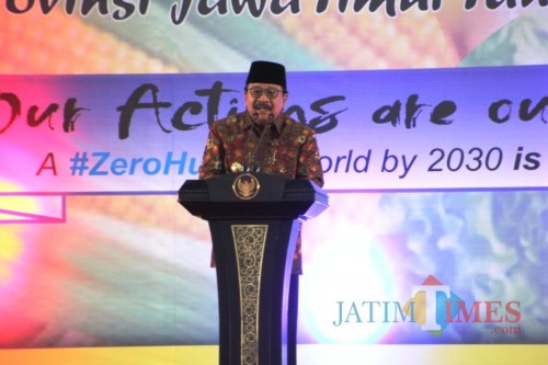 Gubernur Jatim Soekarwo memberikan sambutan saat Hari Pangan Dunia.