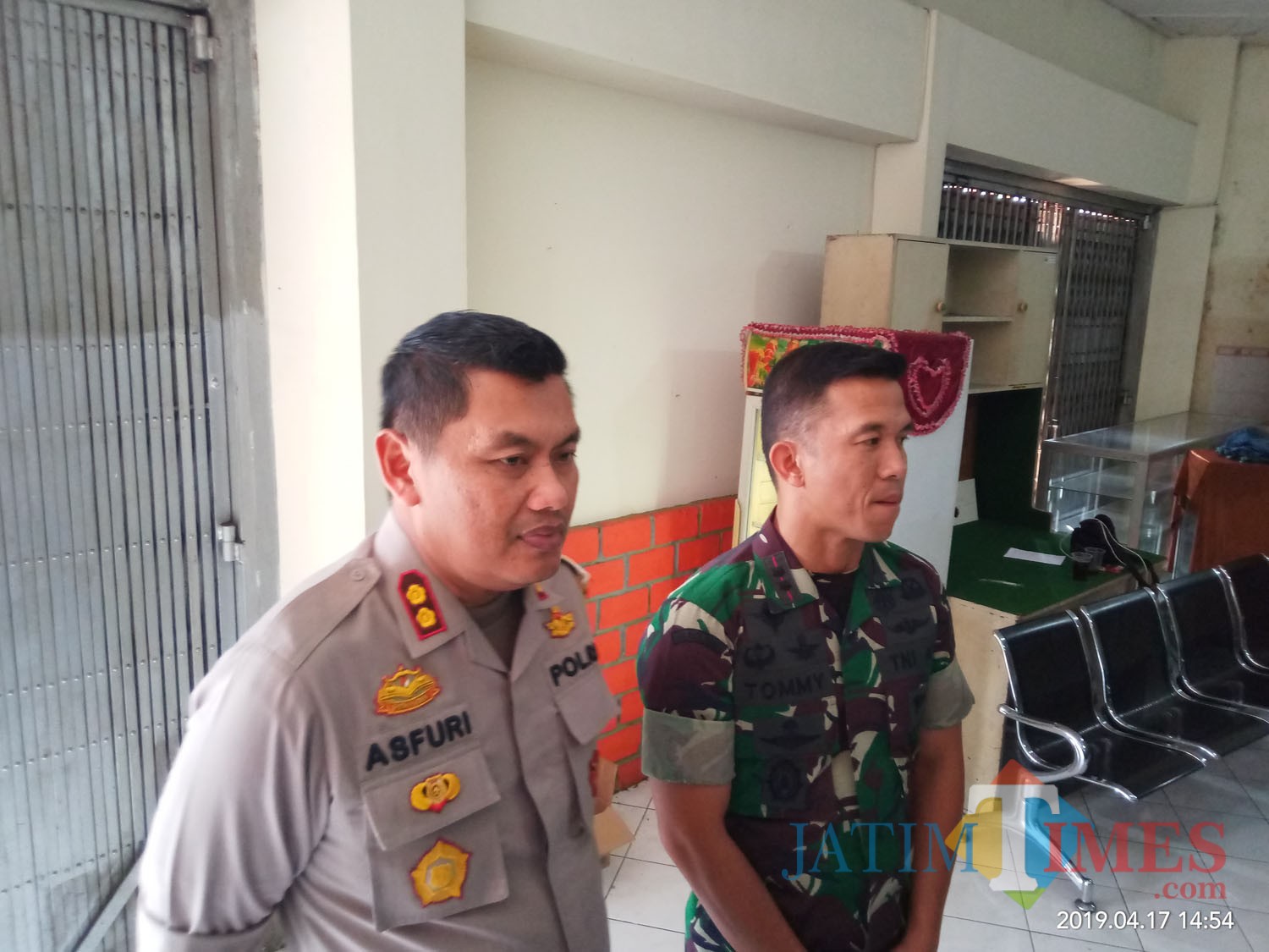 Kapolres Malang Kota, AKBP Asfuri SIK (kiri) dan Dandim 0833/Kota Malang Letkol Tommy Anderson (Anggara Sudiongko/MalangTIMES)