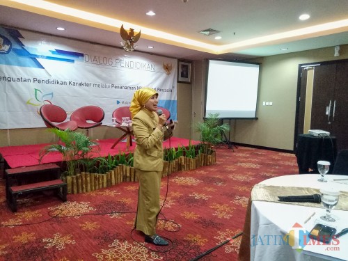 Kepala Dinas Pendidikan Kota Malang, Dra Zubaidah MM. (Foto: Imarotul Izzah/MalangTIMES)