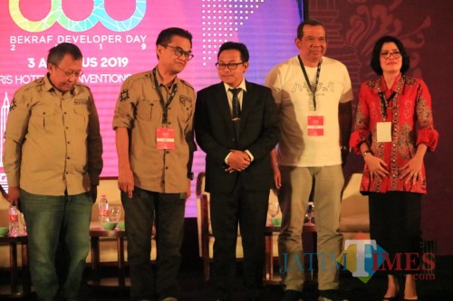 Para narasumber dalam Bekraf Developer Day di Kota Malang. (Foto: Nurlayla Ratri/MalangTIMES)