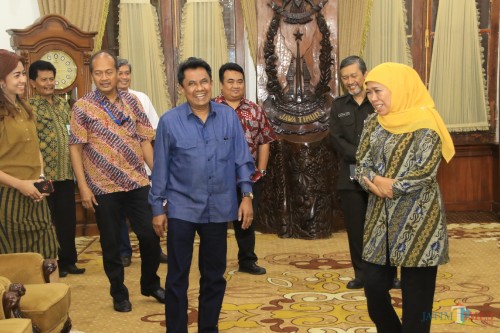 Gubernur Jatim Khofifah Indar Parawansa saat menerima audiensi PERDAMI Jatim di Gedung Negara Grahadi Surabaya