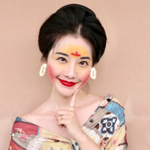 Emma Zhou dengan riasan ala Mulan.. (Foto: istimewa)