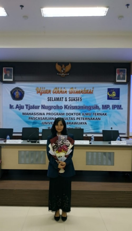Dr. Ir. Aju Tjatur Nugroho Krisnaningsih, MP.,IPM saat berhasil meraih gelar Doktornya (Dr. Ir. Aju Tjatur Nugroho Krisnaningsih, MP.,IPM for MalangTIMES)