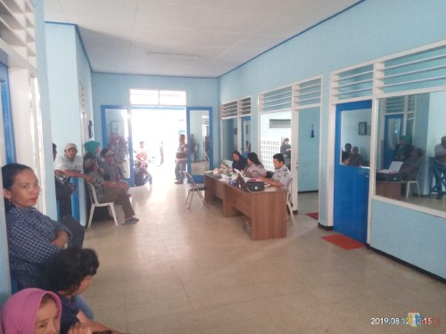 Para pedagang saat mendatangi Kantor Terminal Mulyorejo (Anggara Sudiongko/MalangTIMES)