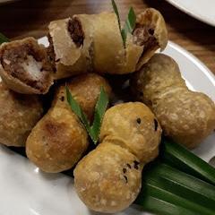 Jajanan kokam terbuat dari kacang tolo bisa jumpai di Malang. (Foto: istimewa)