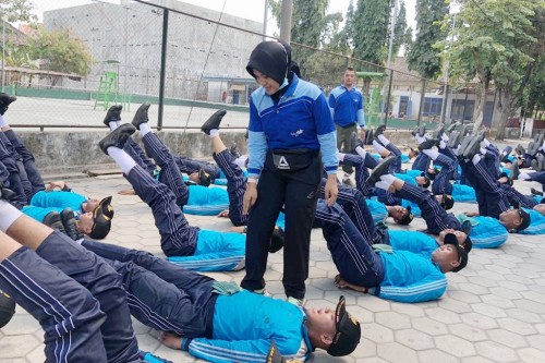 Bripka Ika Rina Dianita, Anggota Polres Kediri Pelatih Paskibraka. (Foto: Ist)