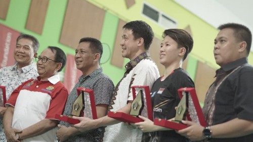 Bupati dan Wakil Bupati Blitar bersama Markis Kido dan Liliyana Natsir.(Foto : Malik Naharul/BlitarTIMES)