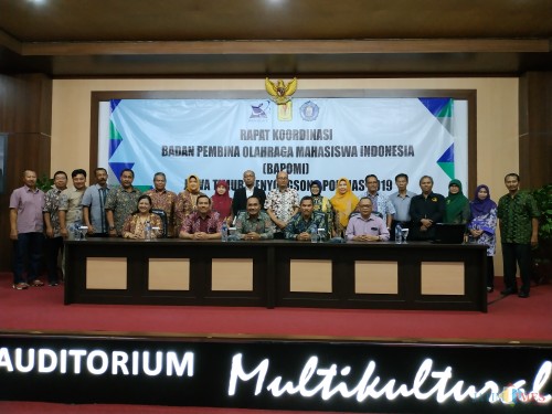 Foto bersama pejabat Universitas Kanjuruhan Malang dengan pengurus BAPOMI Jatim (Hendra Saputra)
