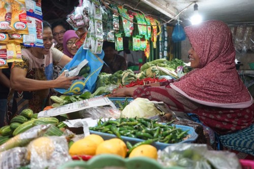 Sosialisasi di Pasar Pucang.